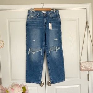 Women’s size (29) 11: Forever21 90s Fit Ripped Jeans